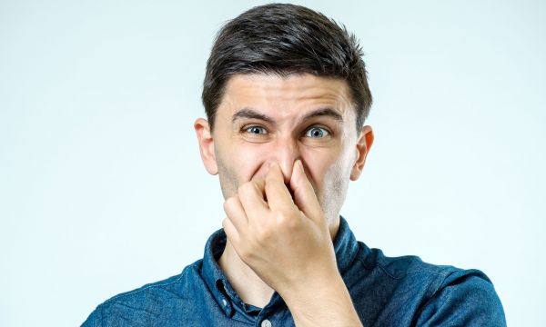 Αυτή η αηδιαστική συνήθεια “μπορεί να μειώσει τον κίνδυνο Αλτσχάιμερ κατά 37%” - Τι ισχύει ακριβώς