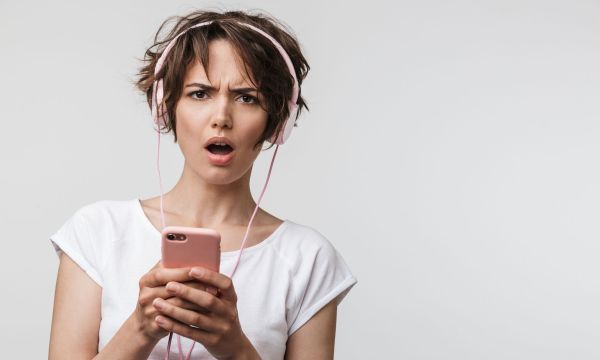 Τι λένε οι ψυχολόγοι για την «ηλικία ακρόασης» του Spotify Wrapped 2025