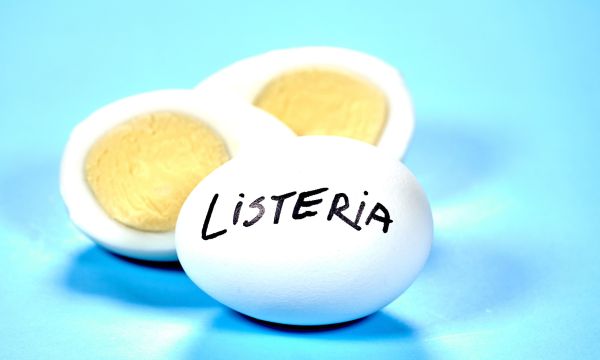 Εκτόξευση της θανατηφόρας λιστερίωσης στην Ευρώπη: Η έκθεση του ECDC  - Συμπτώματα και τι να κάνετε