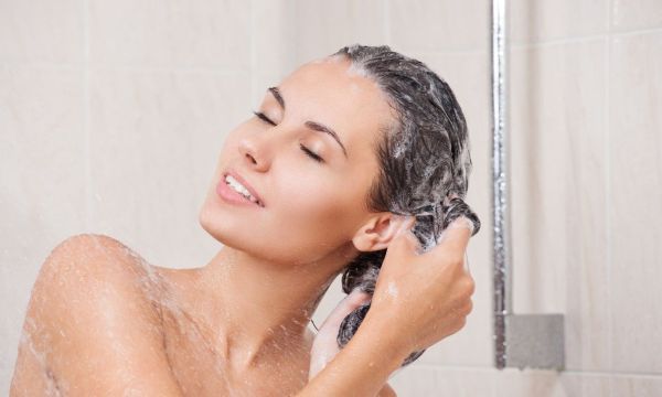 Από την απώλεια μαλλιών στην ενδυνάμωση: Η ολοκληρωμένη προσέγγιση για υγιές τριχωτό