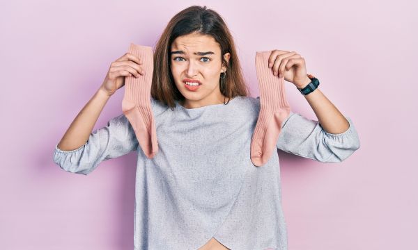 Κάνει να φορέσετε το ίδιο ζευγάρι κάλτσες περισσότερες από μία φορές;