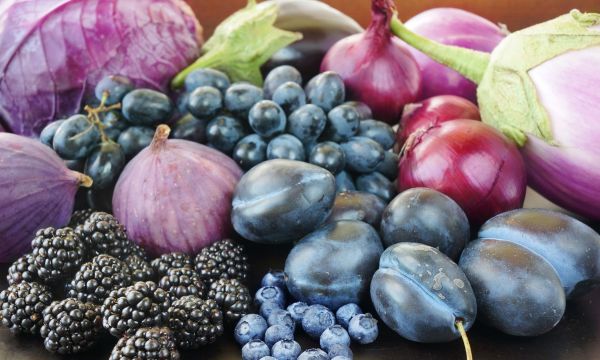 Από τι μας προστατεύουν τα μωβ φρούτα και λαχανικά