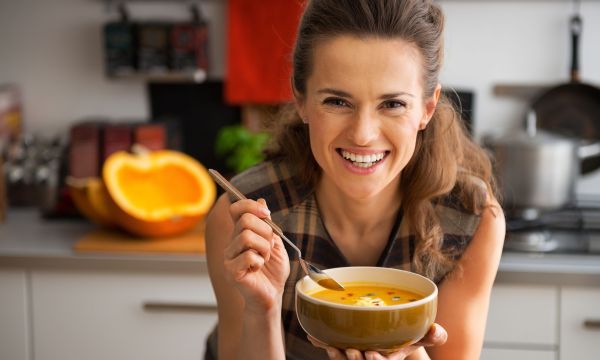 Βοηθούν οι σούπες να χάσετε βάρος; Εξαρτάται, λέει διαιτολόγος