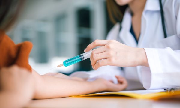 Μία μόνο ένεση μετατρέπει το ανοσοποιητικό σε "μηχανή καταστροφής" του καρκίνου