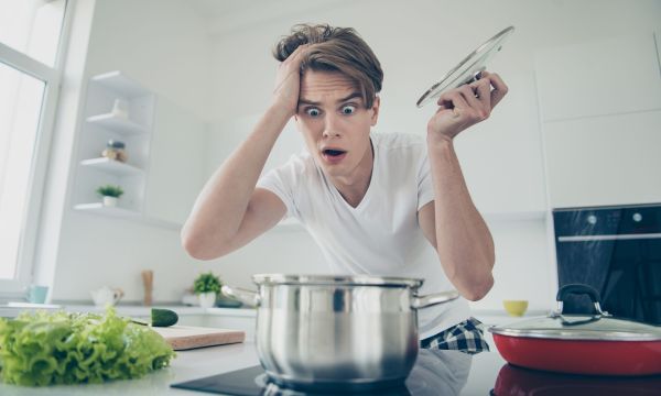 Ποιες κοινές οικιακές συσκευές εκπέμπουν τρισεκατομμύρια επιβλαβή σωματίδια - Έρευνα