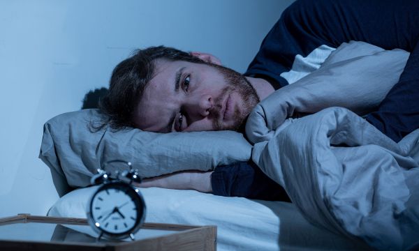 Γιατί δεν μπορείτε να κοιμηθείτε ακόμα και όταν είστε πολύ κουρασμένοι