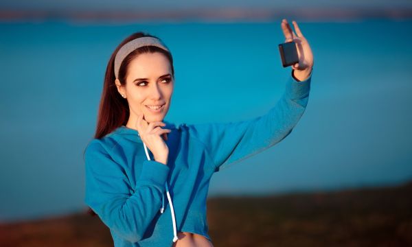 Ναρκισσισμός και social media: Γιατί τελικά δεν υπάρχει "ναρκισσιστική γενιά"