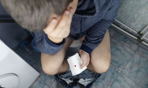 Πώς είναι το αίμα από αιμορροΐδες και πώς από καρκίνο εντέρου