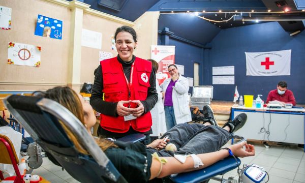 Ελληνικός Ερυθρός Σταυρός: Συγκέντρωσε 16.070 μονάδες αίματος και 5.536 δείγματα μυελού των οστών