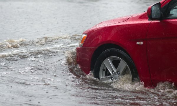 Ακραία καιρικά φαινόμενα: Οδηγίες για την υγεία και την ασφάλεια των εργαζομένων