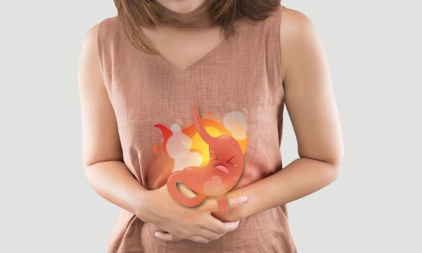 Ποιες τροφές καταπολεμούν καλύτερα την καούρα;