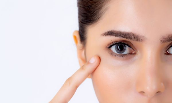 Οδηγός δερματολόγων για την περιποίηση του δέρματος κάτω από τα μάτια