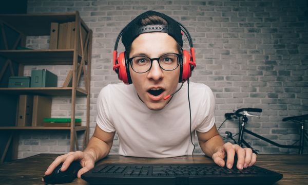 Τι ανησυχητικό βρέθηκε για όσους παίζουν βιντεοπαιχνίδια πάνω από 10 ώρες την εβδομάδα