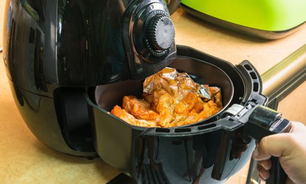 Έχετε air fryer; Το μυστικό για να εκπέμπει λιγότερα επιβλαβή σωματίδια