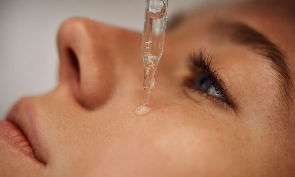 Πόσο συχνά πρέπει να εφαρμόζετε ρετινόλη για πιο υγιές και λαμπερό δέρμα