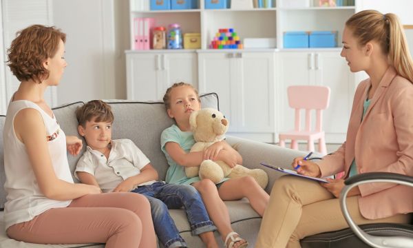 Πότε διαγιγνώσκεται ο αυτισμός στα αγόρια και πότε στα κορίτσια