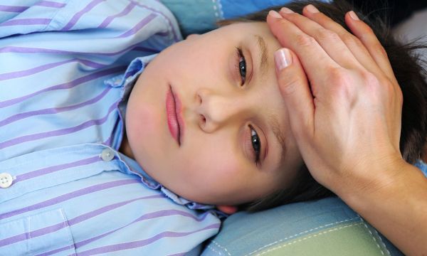 Ιώσεις: Καμπανάκι για τα παιδιά – Σοβαρές νοσηλείες από γρίπη και RSV