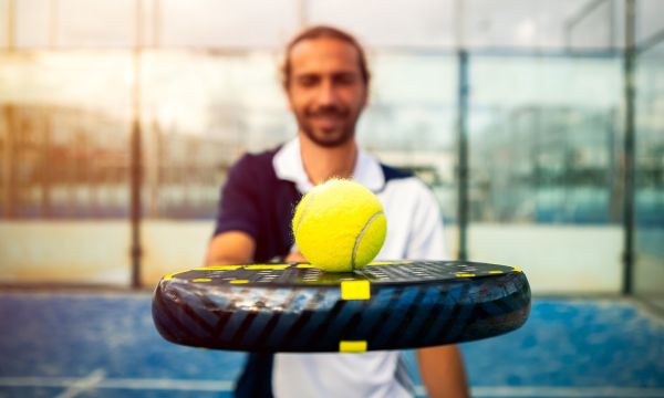 Γιατί το padel είναι πλήρης άσκηση τόσο για τον εγκέφαλο όσο και για το σώμα
