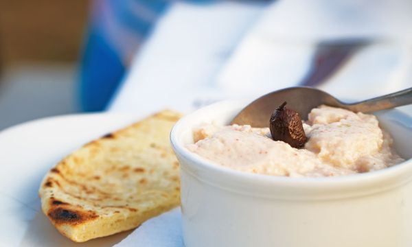 Σε τι κάνει καλό η ταραμοσαλάτα – Διατροφικό προφίλ για λευκό και κόκκινο ταραμά