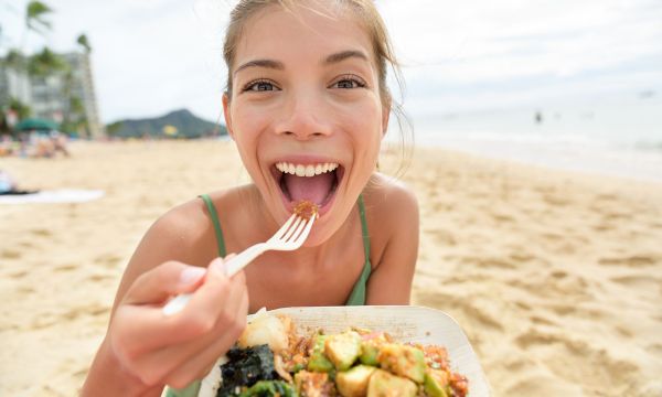 Αυτή η αλλαγή μειώνει πάνω από 300 θερμίδες την ημέρα, χωρίς μείωση στις μερίδες