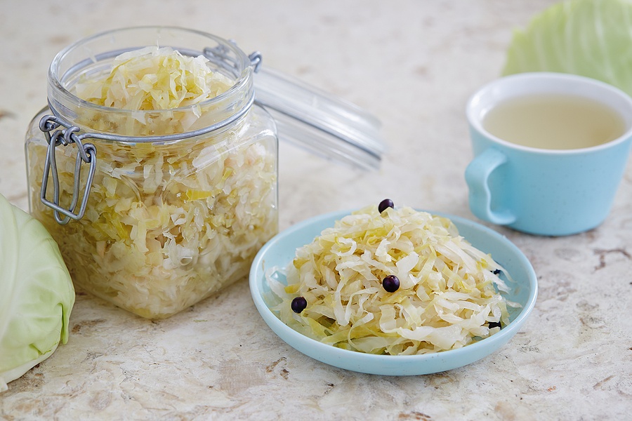 Sauerkraut with juniper berries, sauerkraut juice and fresh whit