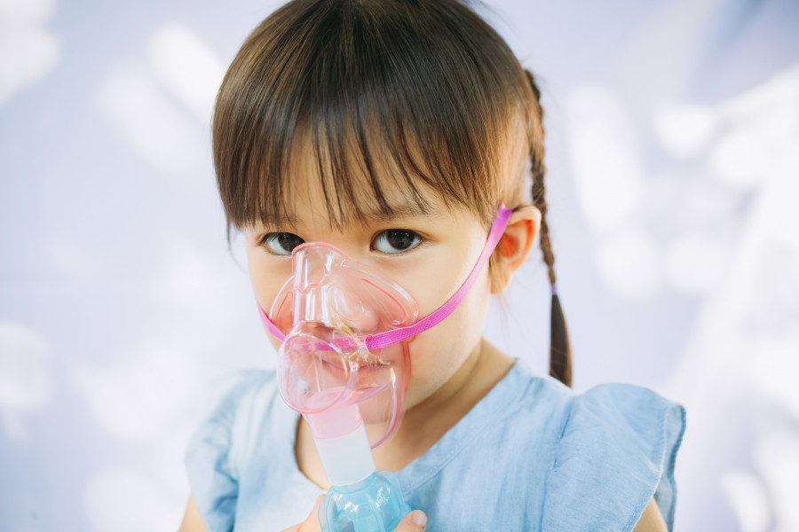 child breathing inhaler cold flu RSV respiratory syncytial virus