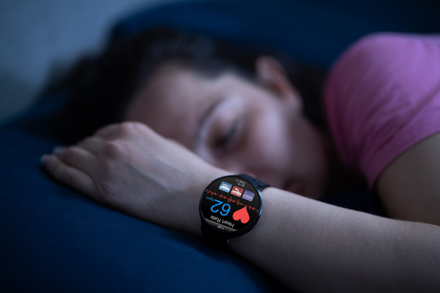 Wearable Sleep Tracking Heart Rate Monitor Smartwatch In Bed
