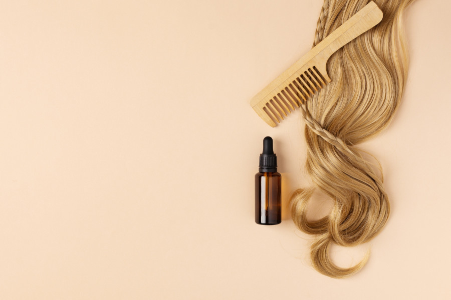 Bottle Of Oil For Restore And Recovery Damaged Hair
